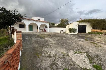 a76853c83dbc181a91ddce66b0f44849 - 1