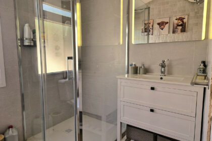 a8b938497e3f9d6e953656c5bb03a120 - 20