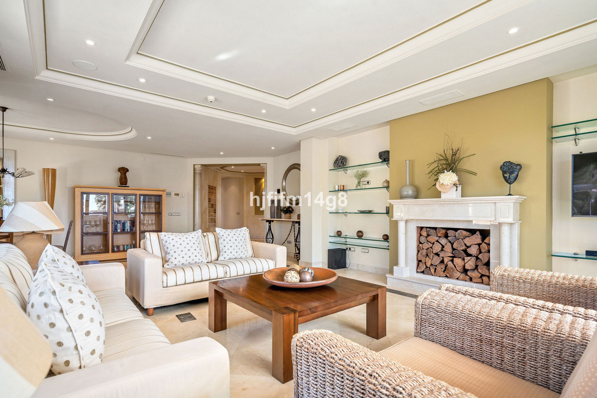 aa14b1a61facd5a2414cf2b89ce4f470 - 19