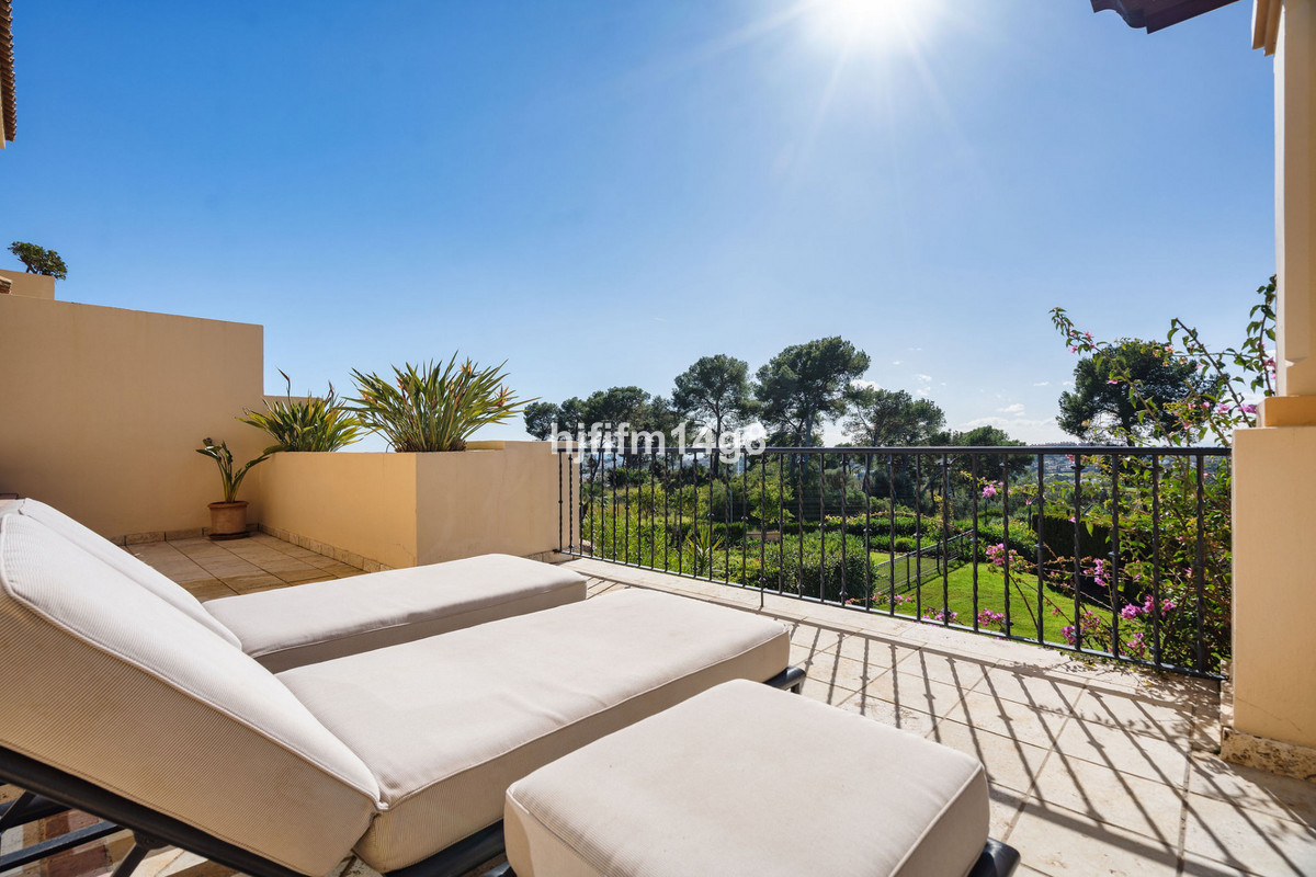 aa14b1a61facd5a2414cf2b89ce4f470 - 26