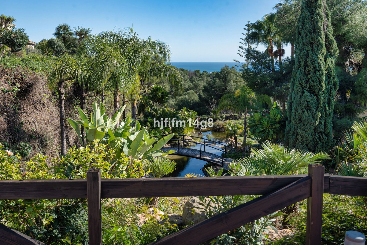 aa14b1a61facd5a2414cf2b89ce4f470 - 39