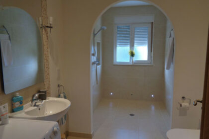 ab02e07b25b7c23038dc2f93016ca234 - 112