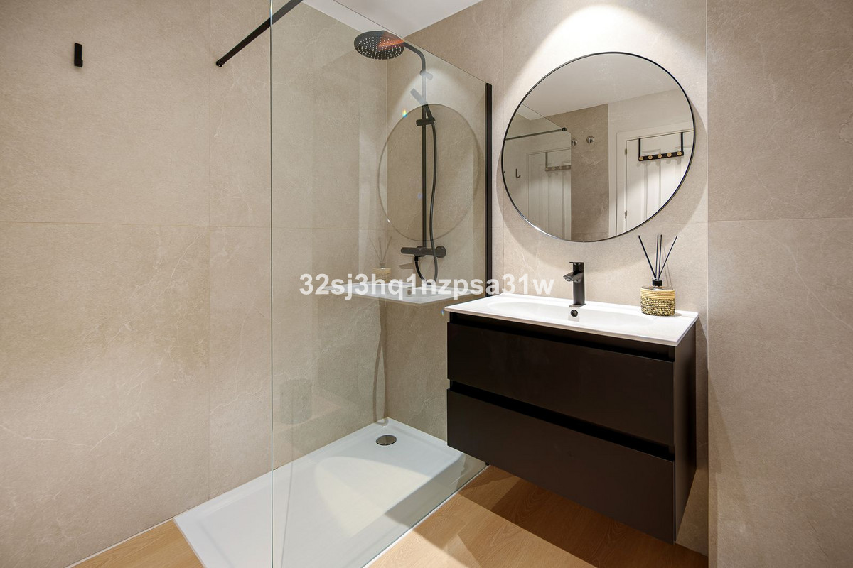 ab3de1801f15dca86c040a55a477c706 - 18