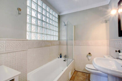 ac3cd9495eaa6d16220e5e63714bc526 - 12