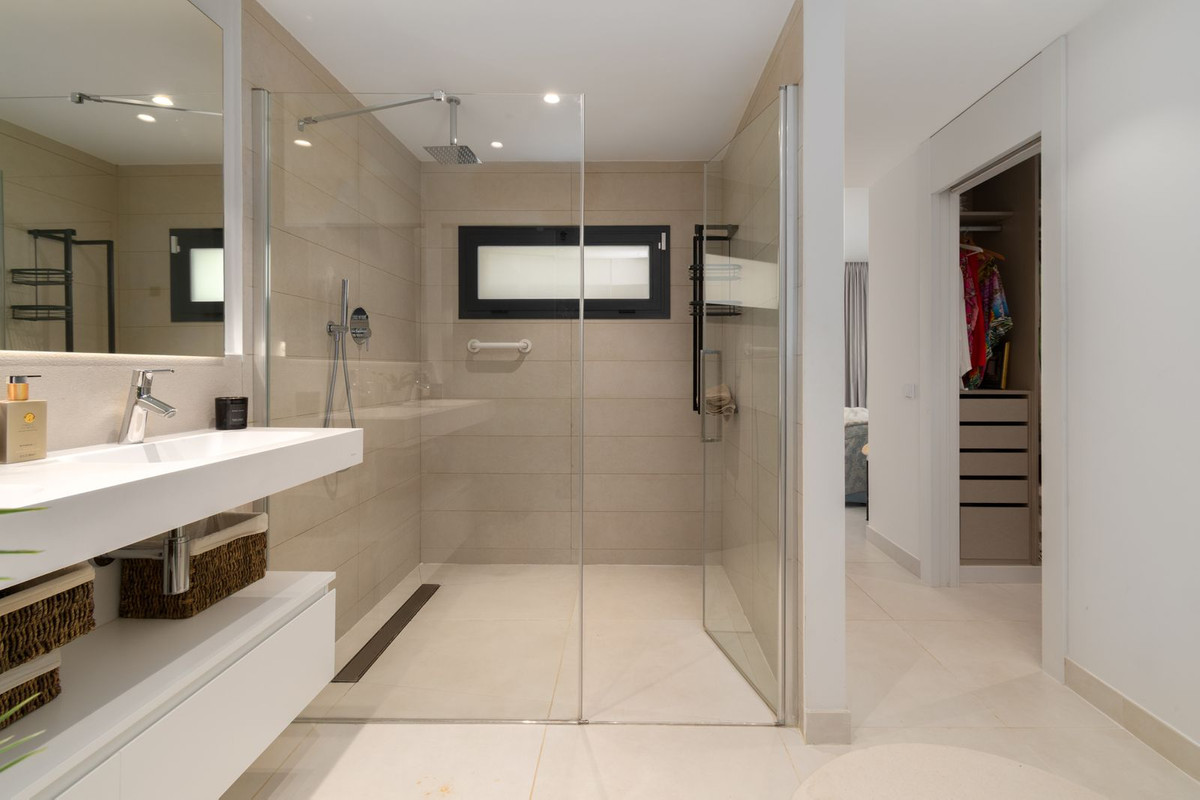 acc95734d766f13bfc29c614af06aecf - 22