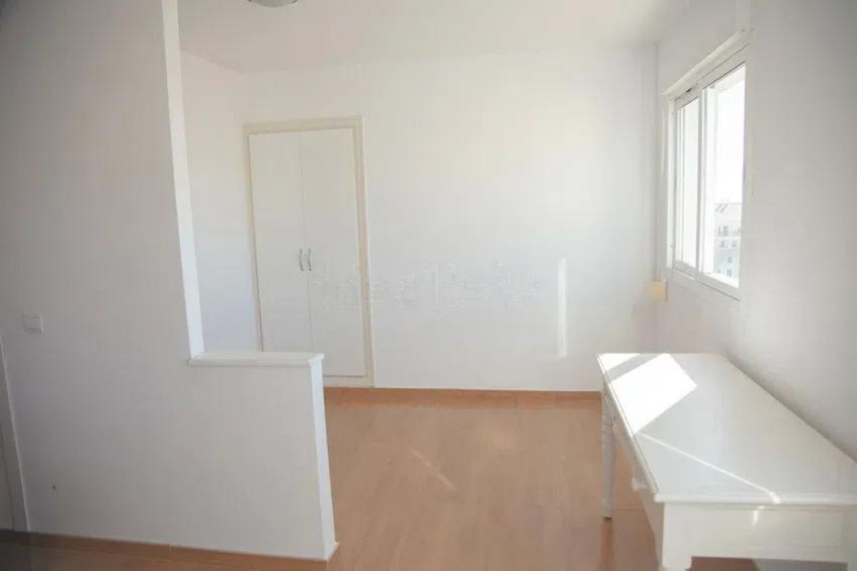 ae9b48d7093674b0ad89ef7261d33a5b - 15