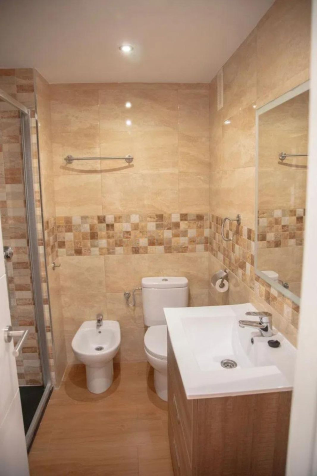 ae9b48d7093674b0ad89ef7261d33a5b - 18