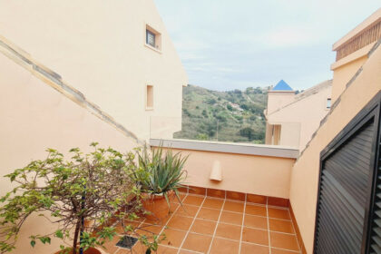 af3b5638e702c372c95c7c68d9996fce - 18