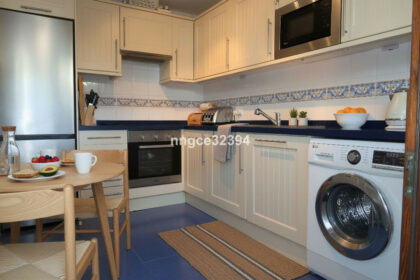 af64de0e418ebdebce4c07b0e1e9501c - 17