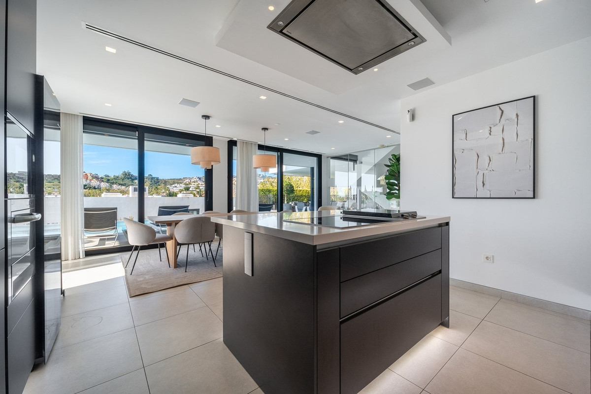 af767b7c41e363a4c08b22bebe7c90e6 - 13