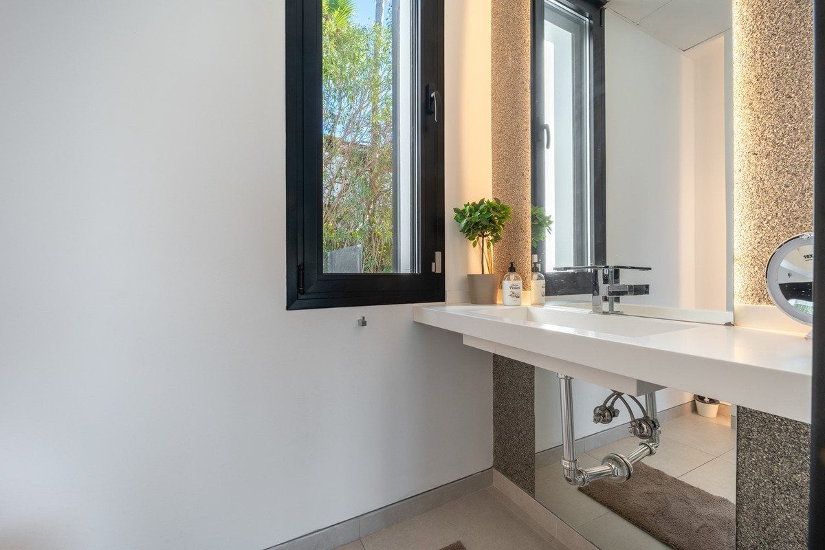 af767b7c41e363a4c08b22bebe7c90e6 - 32