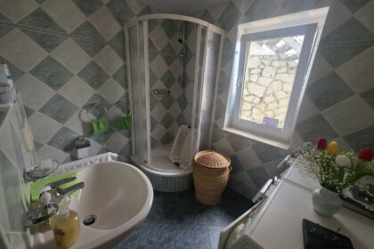 afec5bc2c2afc2e14fc7d4a867877cab - 11