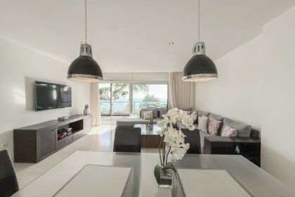 aff92220dfe53fc2a4c5a7ec236c7923 - 10