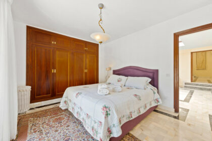 b0c6a68f9c91bb355a29a4919282975e - 24