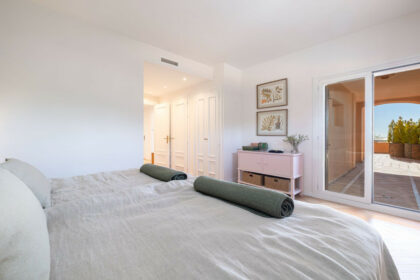 b123d57061f133e54657c4d241eb0b06 - 23