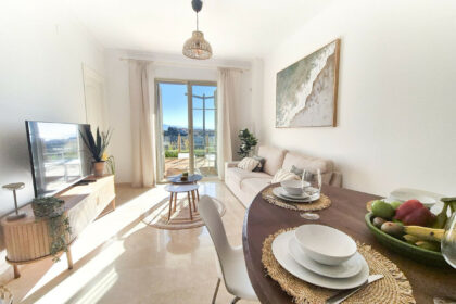 b1457617bd34aa4f9ca1c2f3517b4ffc - 1