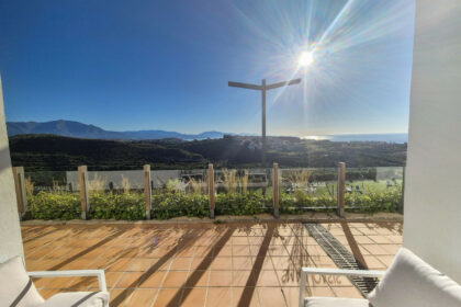 b1457617bd34aa4f9ca1c2f3517b4ffc - 13