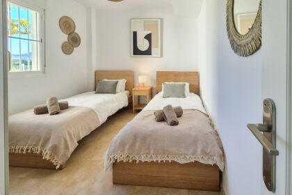 b1457617bd34aa4f9ca1c2f3517b4ffc - 19