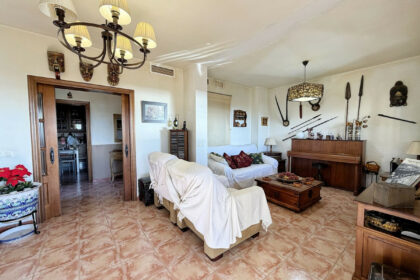 b1677b1f006cb70b5c4837723dc41842 - 12