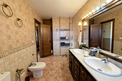 b1677b1f006cb70b5c4837723dc41842 - 14