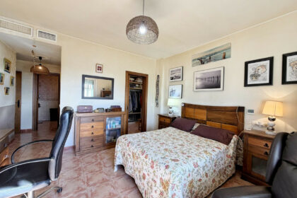 b1677b1f006cb70b5c4837723dc41842 - 17