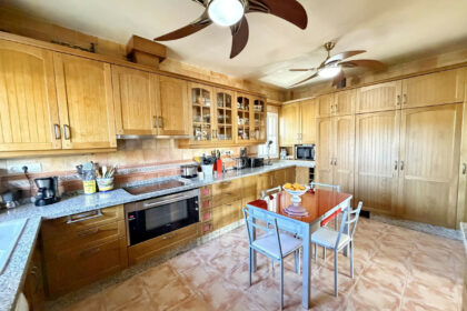 b1677b1f006cb70b5c4837723dc41842 - 8