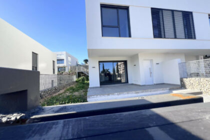 b1fe3e6a3a7224f1fedc7aafb0d2d3aa - 4