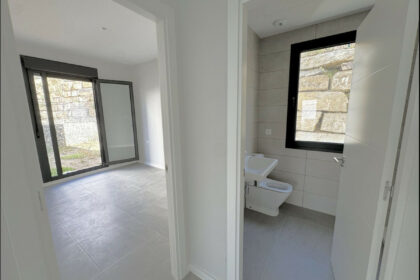 b1fe3e6a3a7224f1fedc7aafb0d2d3aa - 9