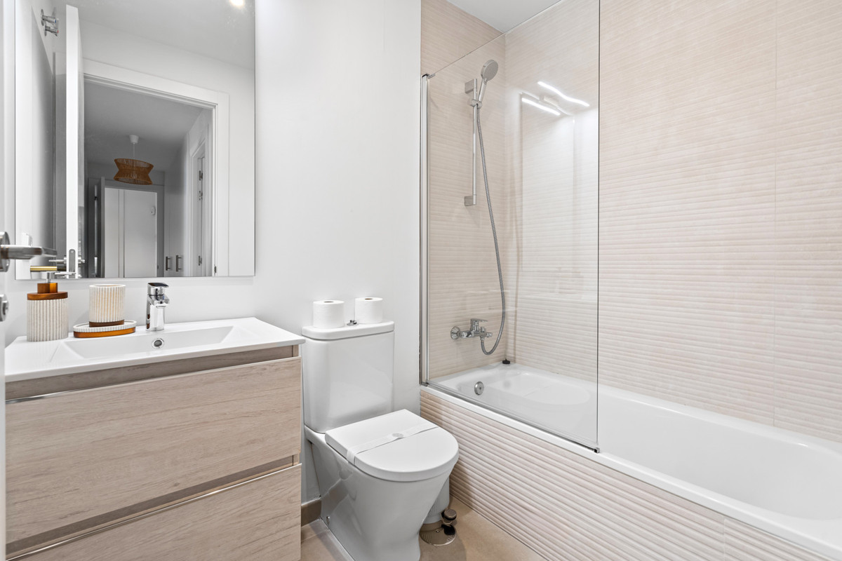 b2b0b3afd7e2dc48c808b99a72a73723 - 17