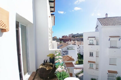 b3529551a2494dbe873a5b1b54c4a323 - 30