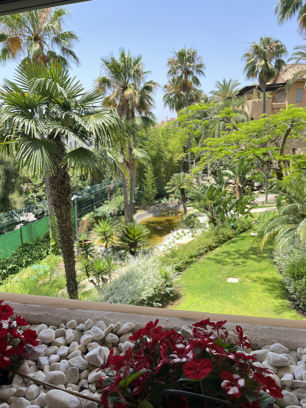 b39c220003d8cabf9538c0ede1fbc4d0 - 24