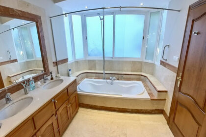 b3a6b9055e6a47e65062afe5de0cabad - 11