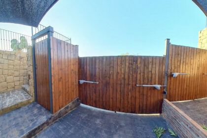 b3a6b9055e6a47e65062afe5de0cabad - 22