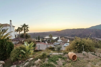 b3a6b9055e6a47e65062afe5de0cabad - 23