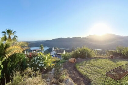 b3a6b9055e6a47e65062afe5de0cabad - 26