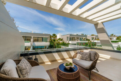 b3d7143046ed5992e7fdb8ade92b884b - 15