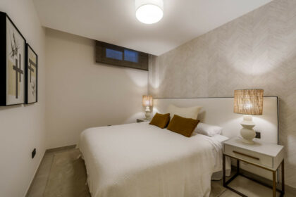 b3d7143046ed5992e7fdb8ade92b884b - 24