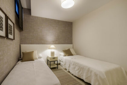 b3d7143046ed5992e7fdb8ade92b884b - 25