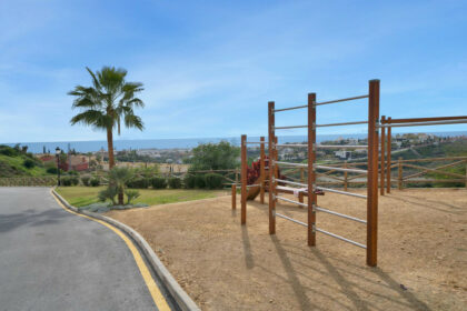 b4c6e3912316a06034f3035fe8c970bf - 23