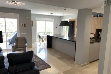 b4fcab5bcf183b0f56a270f99a1cfb94 - 2