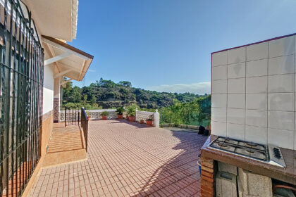 b5059f5db91d247a0ff3c5e2d6f76c50 - 21