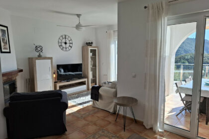 b6ffefa3883ceeb681e46e630346c921 - 32