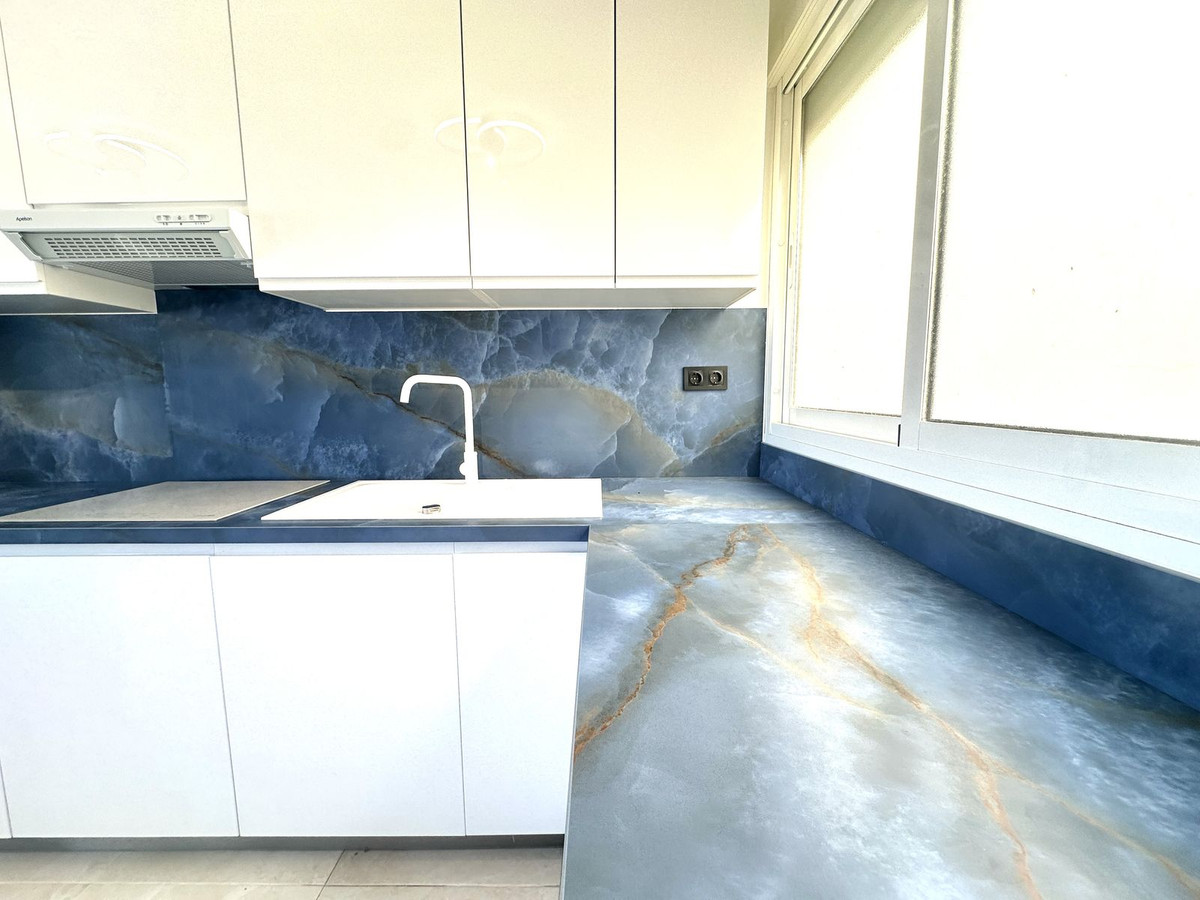 b8af2998cc7f00d93cf29222175396f1 - 13