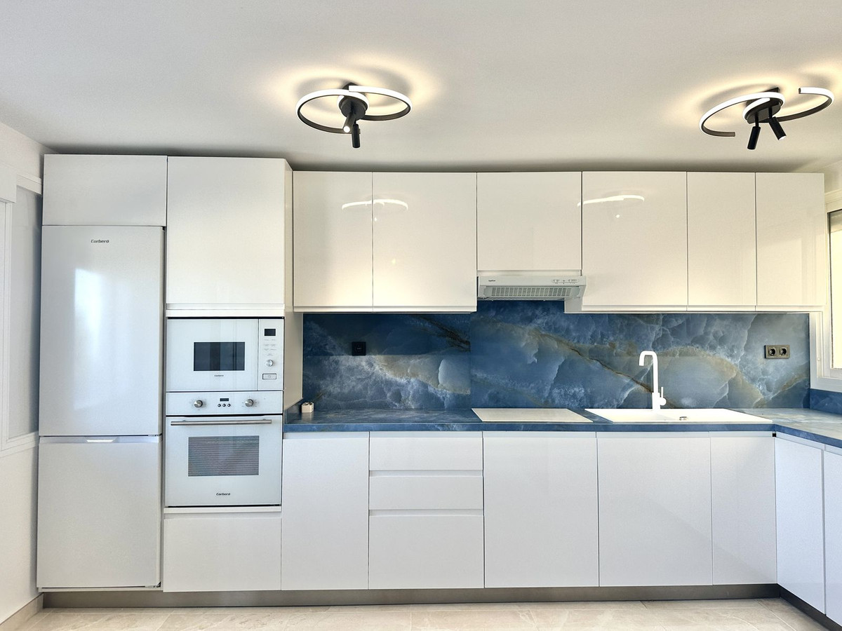 b8af2998cc7f00d93cf29222175396f1 - 14