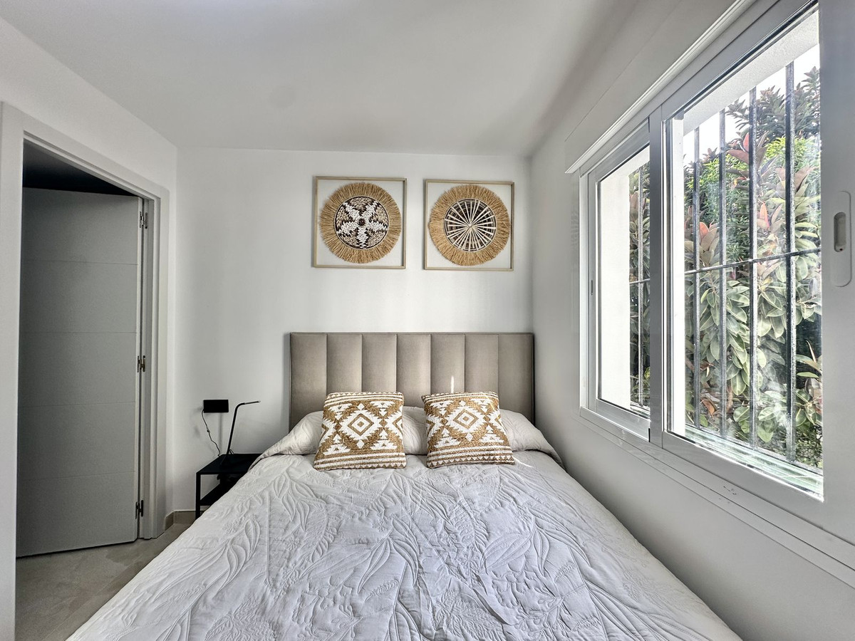 b8af2998cc7f00d93cf29222175396f1 - 20