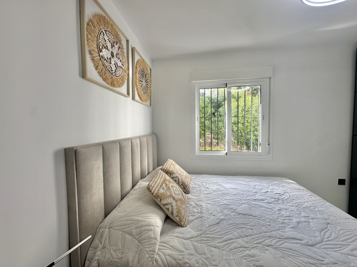 b8af2998cc7f00d93cf29222175396f1 - 21