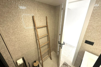 b8af2998cc7f00d93cf29222175396f1 - 24