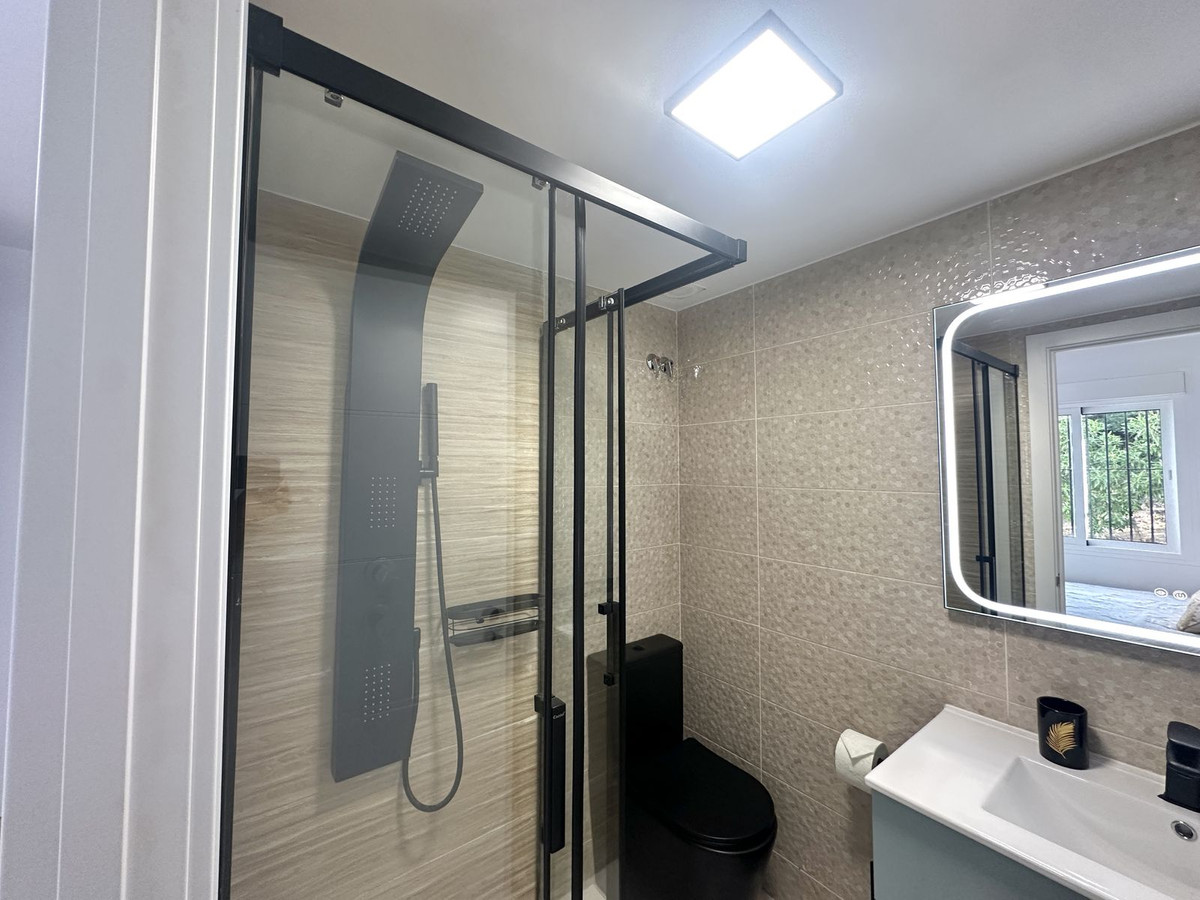 b8af2998cc7f00d93cf29222175396f1 - 25