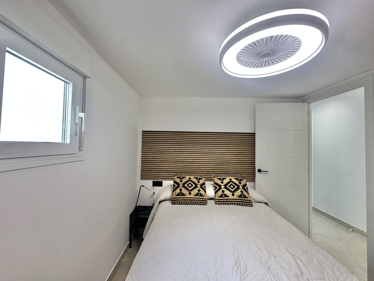 b8af2998cc7f00d93cf29222175396f1 - 28