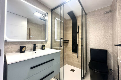 b8af2998cc7f00d93cf29222175396f1 - 32